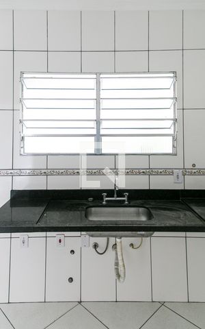 Casa à venda com 90m², 2 quartos e 3 vagas Casa à venda com 90m², 2 quartos e 3 vagasCozinha