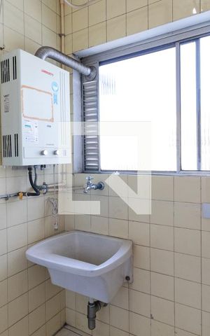 Apartamento para alugar com 83m², 3 quartos e 1 vagaÁrea de Serviço