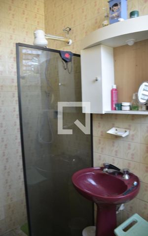 Casa à venda com 277m², 6 quartos e 6 vagasBanheiro da Suíte 1
