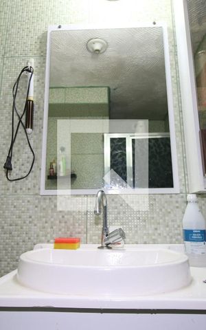 Apartamento para alugar com 58m², 2 quartos e sem vagaBanheiro