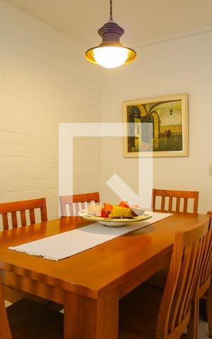 Apartamento à venda com 134m², 4 quartos e 2 vagas Apartamento à venda com 134m², 4 quartos e 2 vagasSala