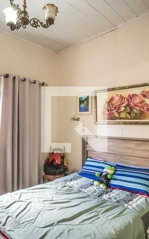 Casa à venda com 180m², 3 quartos e sem vaga Casa à venda com 180m², 3 quartos e sem vagaQuarto 1