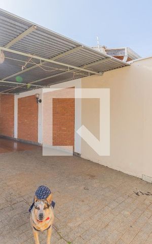 Casa à venda com 700m², 4 quartos e 5 vagas Casa à venda com 700m², 4 quartos e 5 vagasGaragem