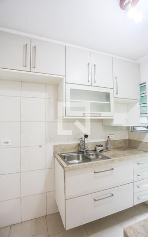 Casa de condomínio à venda com 65m², 2 quartos e 2 vagas Casa de condomínio à venda com 65m², 2 quartos e 2 vagasCozinha