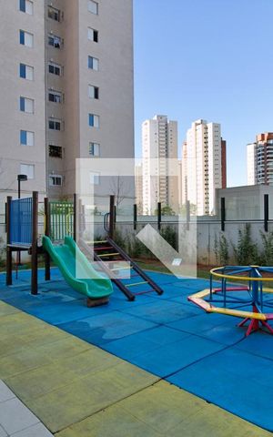 Apartamento para alugar com 54m², 2 quartos e 1 vaga Apartamento para alugar com 54m², 2 quartos e 1 vagaÁrea comum - Playground