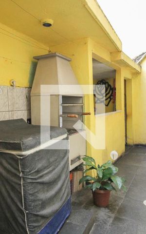 Casa à venda com 100m², 2 quartos e sem vagaarea de serviço / churrasqueira