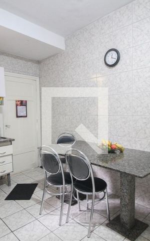 Casa à venda com 100m², 2 quartos e sem vagacozinha