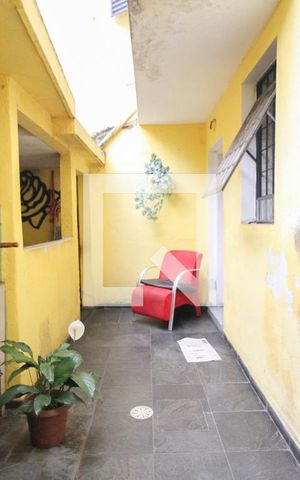 Casa à venda com 100m², 2 quartos e sem vagaarea de serviço / churrasqueira