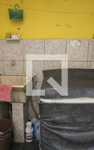 Casa à venda com 100m², 2 quartos e sem vagaarea de serviço / churrasqueira