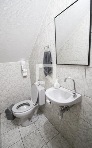 Casa à venda com 100m², 2 quartos e sem vagalavabo