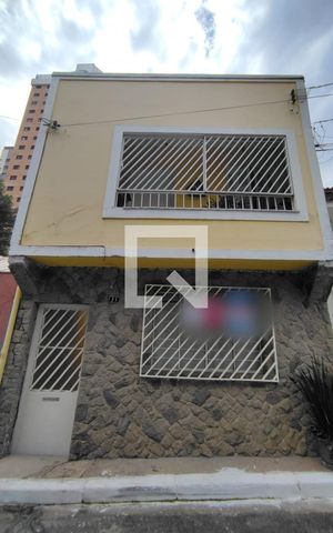 Casa à venda com 100m², 2 quartos e sem vaga Casa à venda com 100m², 2 quartos e sem vagafachada