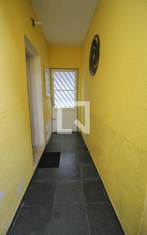 Casa à venda com 100m², 2 quartos e sem vagaentrada