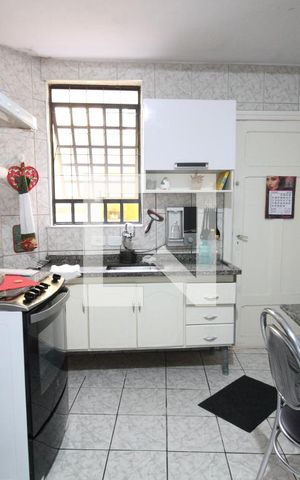 Casa à venda com 100m², 2 quartos e sem vagacozinha