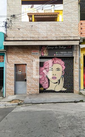 Casa à venda com 100m², 2 quartos e sem vaga Casa à venda com 100m², 2 quartos e sem vagaFachada