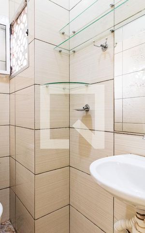 Casa à venda com 100m², 2 quartos e sem vaga Casa à venda com 100m², 2 quartos e sem vagaBanheiro da Suíte