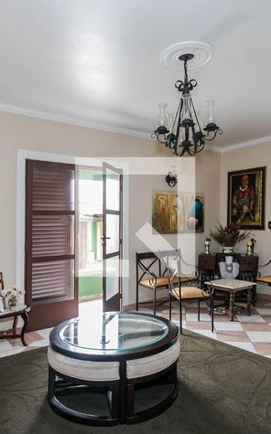 Casa para alugar com 400m², 3 quartos e 6 vagas Casa para alugar com 400m², 3 quartos e 6 vagasSala de Estar