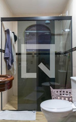 Casa à venda com 280m², 3 quartos e 4 vagas Casa à venda com 280m², 3 quartos e 4 vagasBanheiro