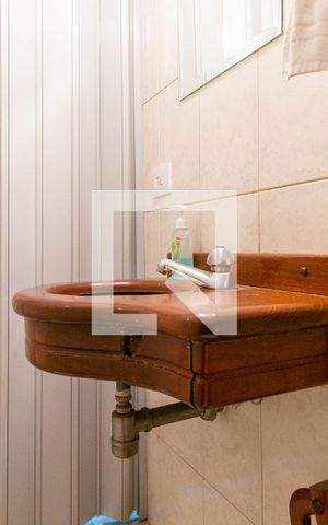Casa à venda com 280m², 3 quartos e 4 vagas Casa à venda com 280m², 3 quartos e 4 vagasLavabo