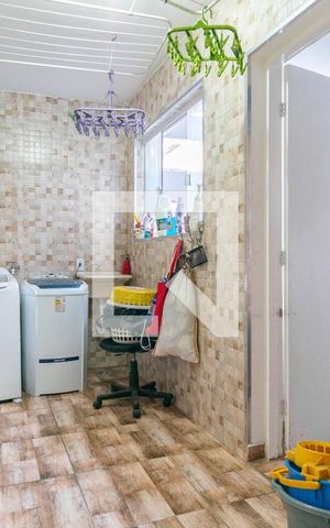 Casa à venda com 280m², 3 quartos e 4 vagas Casa à venda com 280m², 3 quartos e 4 vagasÁrea de Serviço