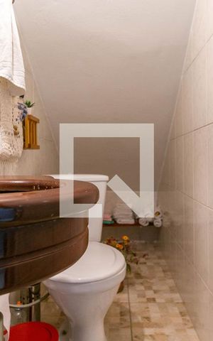Casa à venda com 280m², 3 quartos e 4 vagas Casa à venda com 280m², 3 quartos e 4 vagasLavabo