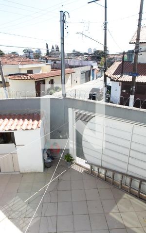 Casa à venda com 60m², 2 quartos e 2 vagas Casa à venda com 60m², 2 quartos e 2 vagasVista da Suíte 2