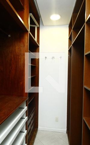 Apartamento à venda com 150m², 2 quartos e 1 vagaCloset da Suíte