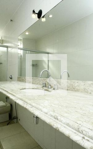 Apartamento à venda com 150m², 2 quartos e 1 vagaBanheiro da Suíte