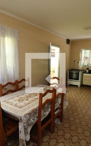 Casa à venda com 200m², 3 quartos e 2 vagasCozinha 