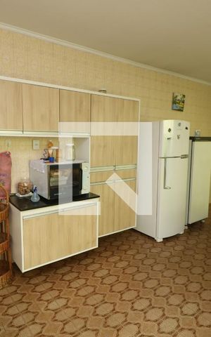 Casa à venda com 200m², 3 quartos e 2 vagasCozinha 