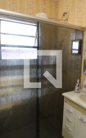 Casa à venda com 200m², 3 quartos e 2 vagasBanheiro 