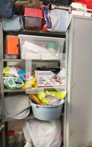 Casa à venda com 200m², 3 quartos e 2 vagasQuarto de Serviço