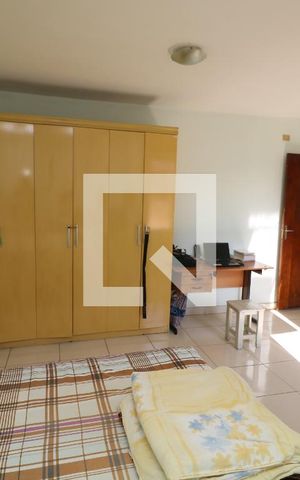 Casa à venda com 200m², 3 quartos e 2 vagasSuíte