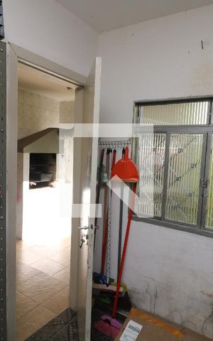 Casa à venda com 200m², 3 quartos e 2 vagasQuarto de Serviço