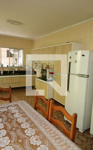 Casa à venda com 200m², 3 quartos e 2 vagasCozinha 