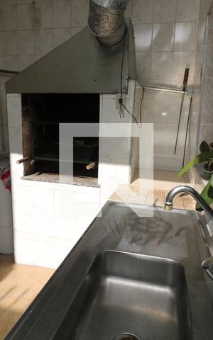 Casa à venda com 200m², 3 quartos e 2 vagasÁrea de Serviço