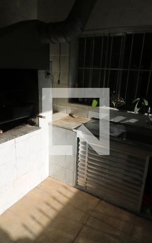 Casa à venda com 200m², 3 quartos e 2 vagasÁrea de Serviço