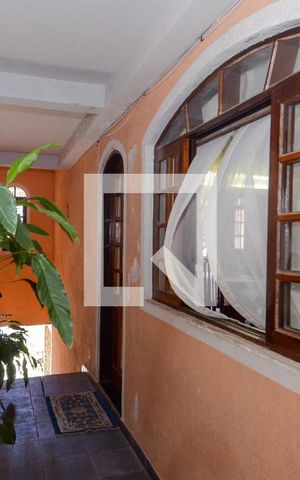 Casa para alugar com 160m², 2 quartos e 2 vagasÁrea de Entrada - Sala