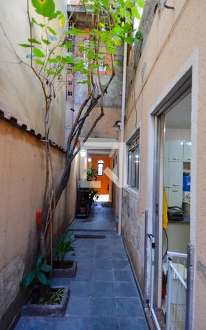 Casa para alugar com 160m², 2 quartos e 2 vagasCorredor Lateral