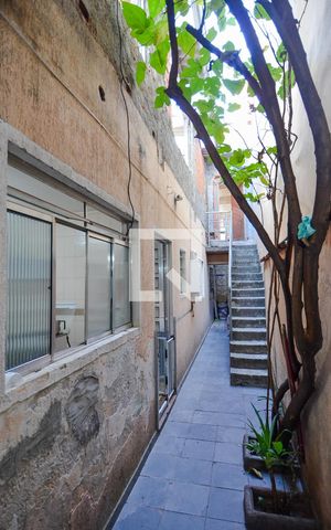 Casa para alugar com 160m², 2 quartos e 2 vagasCorredor Lateral