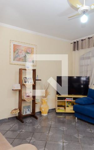 Casa para alugar com 160m², 2 quartos e 2 vagasSala