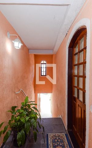Casa para alugar com 160m², 2 quartos e 2 vagasÁrea de Entrada - Sala
