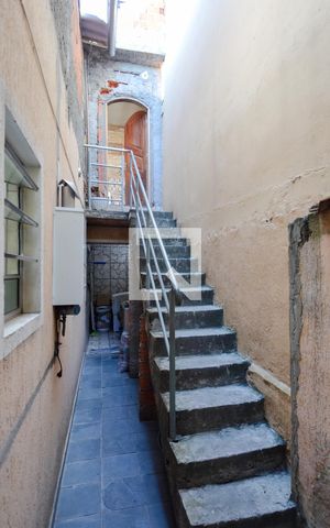 Casa para alugar com 160m², 2 quartos e 2 vagasCorredor Lateral