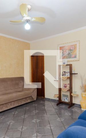 Casa para alugar com 160m², 2 quartos e 2 vagasSala