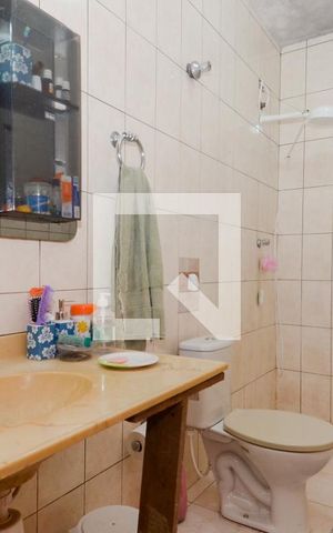 Casa para alugar com 160m², 2 quartos e 2 vagasBanheiro Social