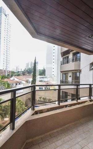 Apartamento à venda com 107m², 4 quartos e 2 vagasVaranda