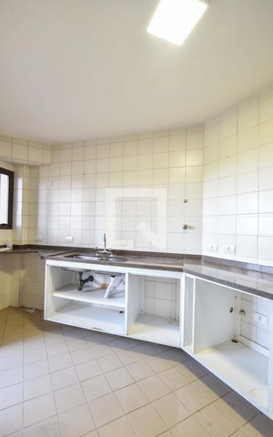 Apartamento à venda com 107m², 4 quartos e 2 vagasCozinha