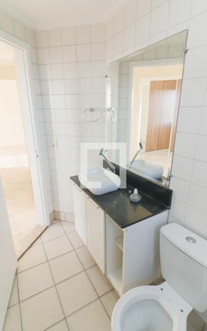 Apartamento à venda com 68m², 2 quartos e 2 vagas Apartamento à venda com 68m², 2 quartos e 2 vagasBanheiro