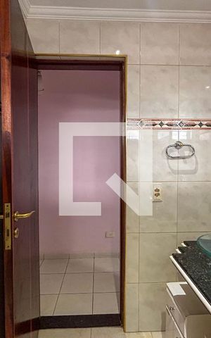 Casa à venda com 232m², 5 quartos e 2 vagas Casa à venda com 232m², 5 quartos e 2 vagasBanheiro 1