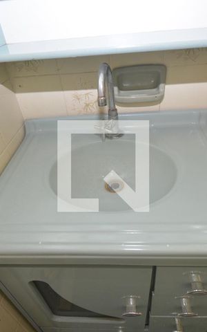 Apartamento para alugar com 80m², 2 quartos e sem vagaBanheiro