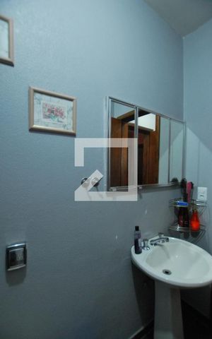 Casa à venda com 222m², 5 quartos e 2 vagasBanheiro da Suíte
